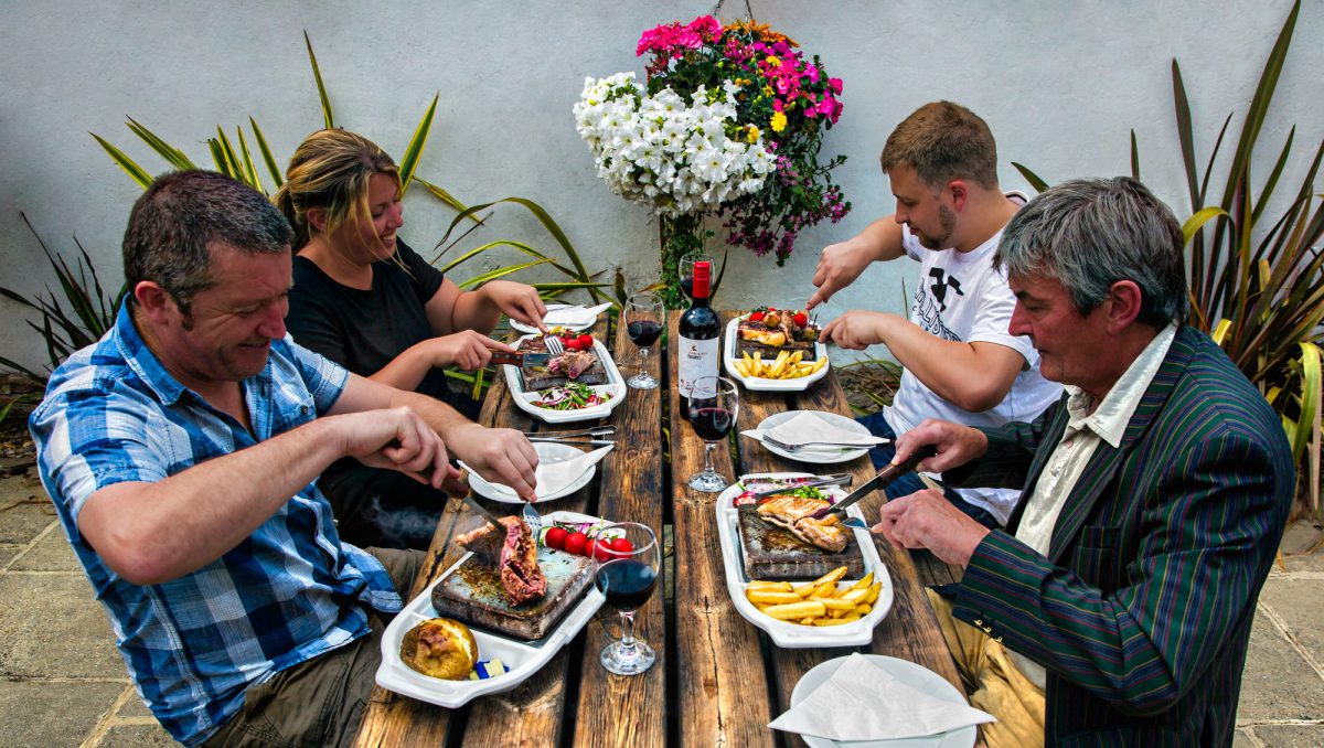 Gifts for people that love eating Al Fresco