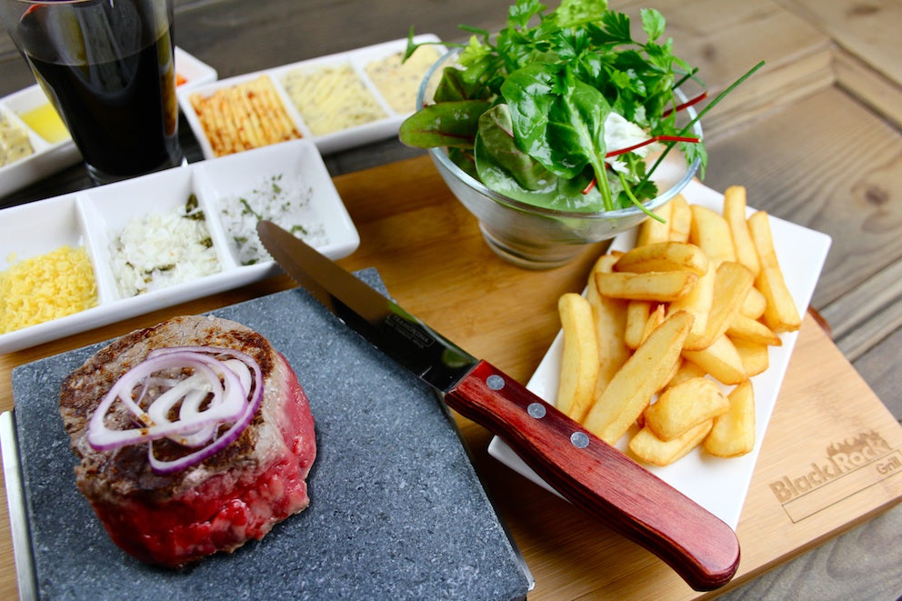 PREMIUM FILLET STEAK, CHIPS & SALAD