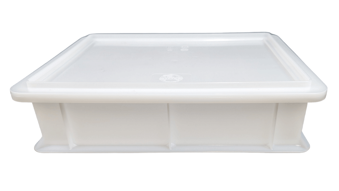 Side view of 30x40x10cm white plastic dough box with lid