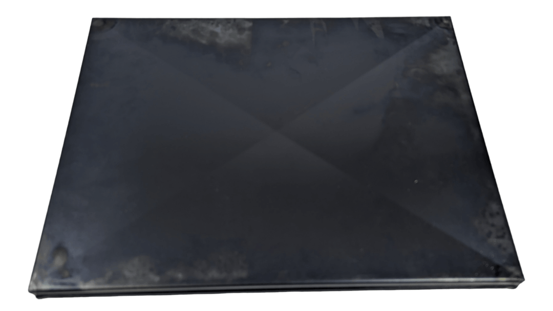 bottom of the effeuno blue iron pan 30x40 x2cm