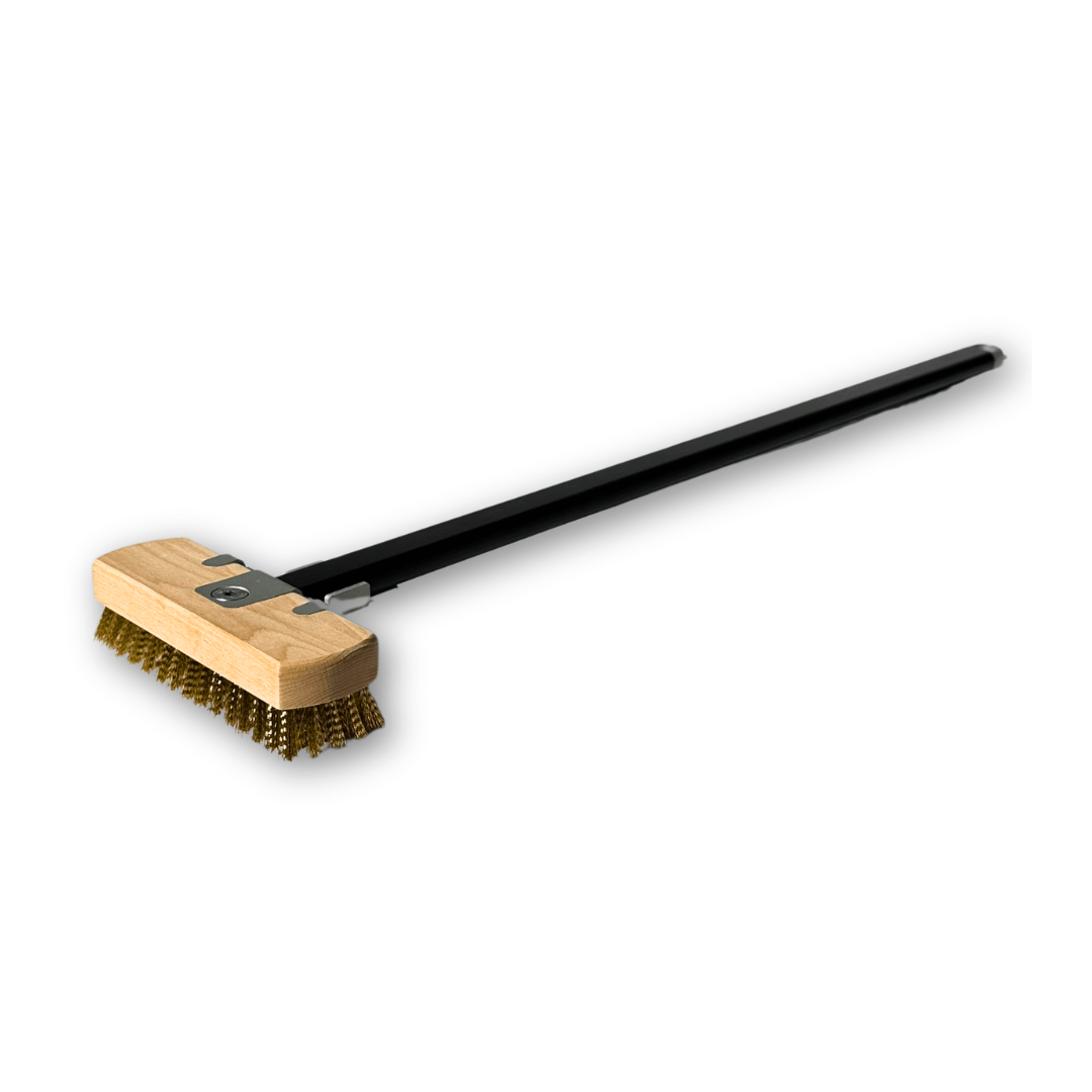 Effeuno Pizza oven brush with black handle and brass bristles on a white background
